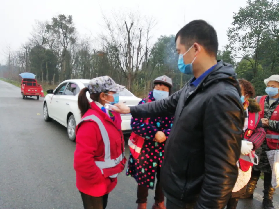 抗擊疫情！七彩林科向湖北隨州一線醫(yī)務(wù)工作者捐贈蔬菜15噸