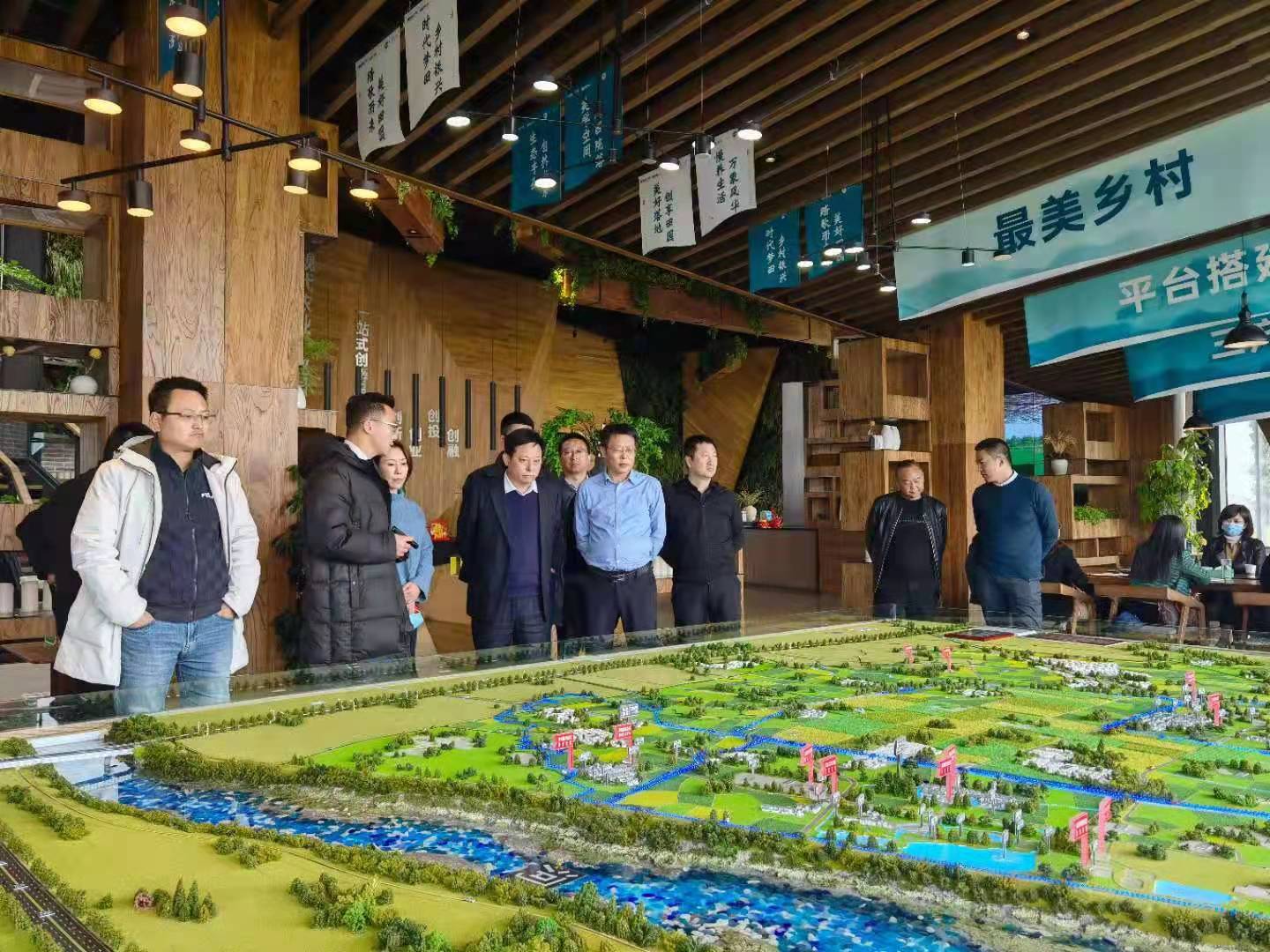 水發(fā)集團黨委書記、董事長王振欽一行赴四川考察鄉(xiāng)村振興樣板項目